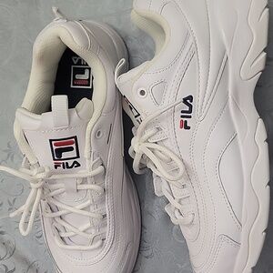 Fila White Athletic Shoes 9.5 Womens